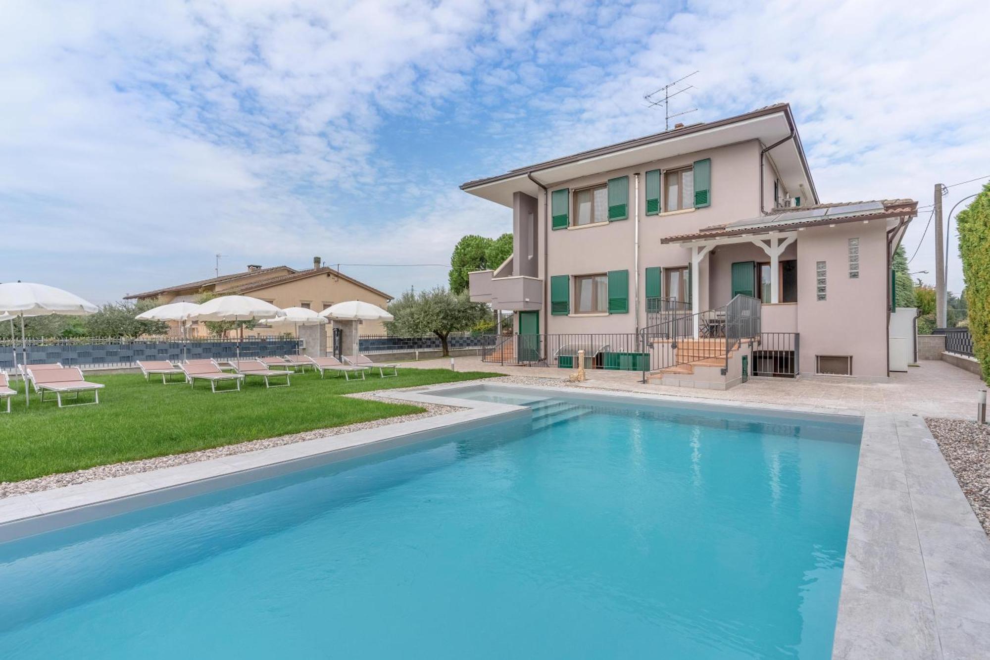 -Free Pool And Parking- Garda House Apartments Castelnuovo del Garda Buitenkant foto